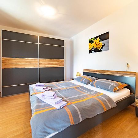 Apartments Lores Rab Town Extérieur photo