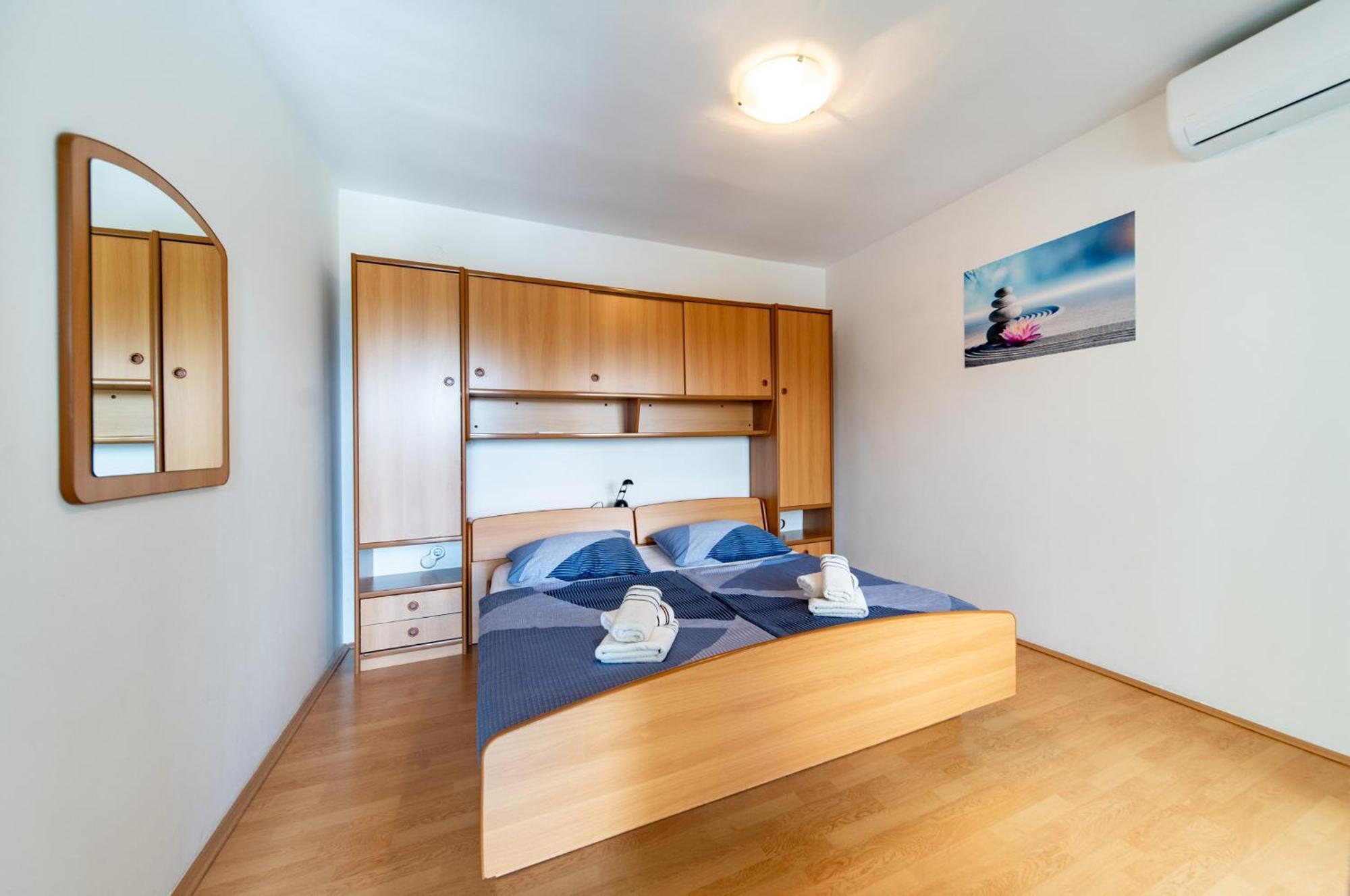 Apartments Lores Rab Town Extérieur photo
