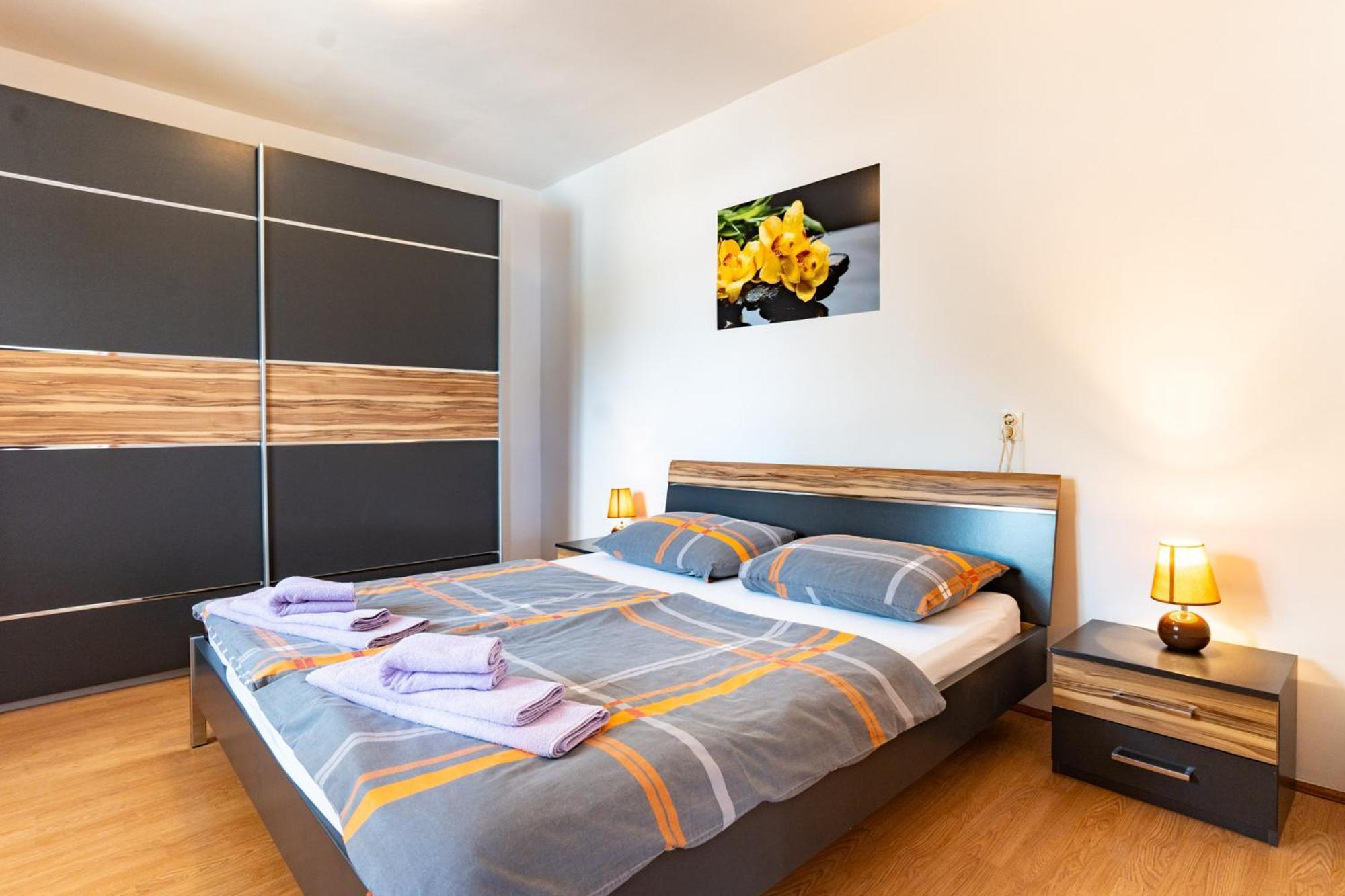 Apartments Lores Rab Town Extérieur photo